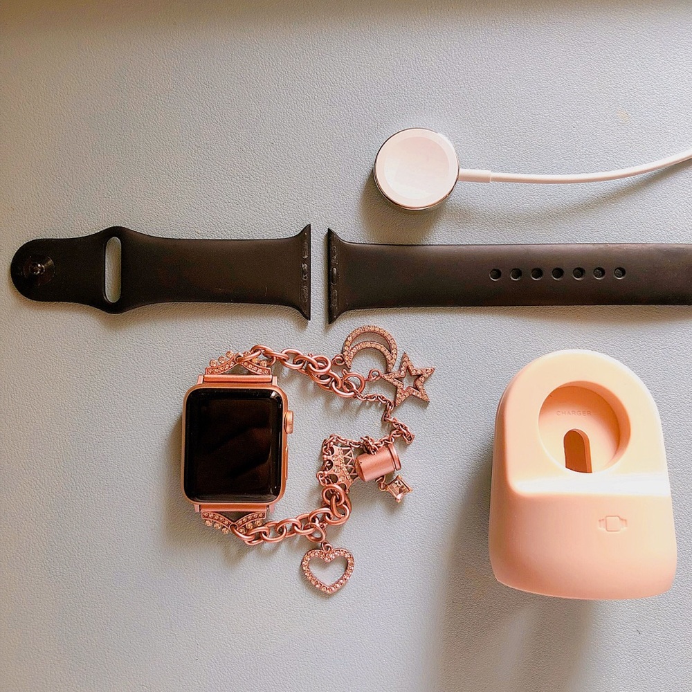 Apple Watch series 3 38mm GPS rose gold NO CELLULAR excellent condition